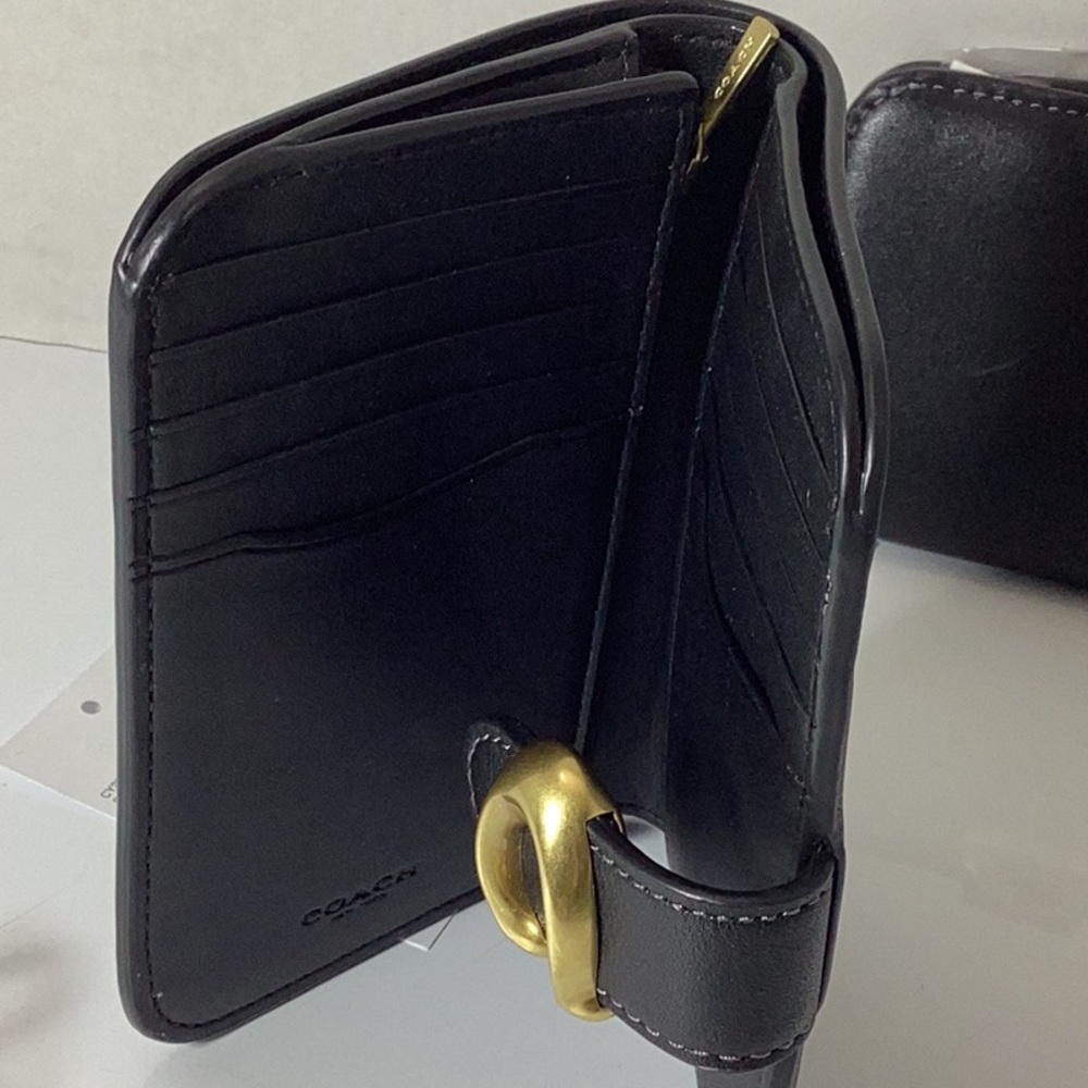 COACH
Tabby Wallet - Picture 9 of 12